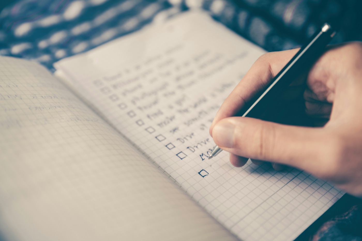 checklist for taking notes about questions for hiring a web design agency